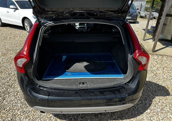 Volvo V60 cena 33600 przebieg: 273000, rok produkcji 2011 z Białystok małe 254